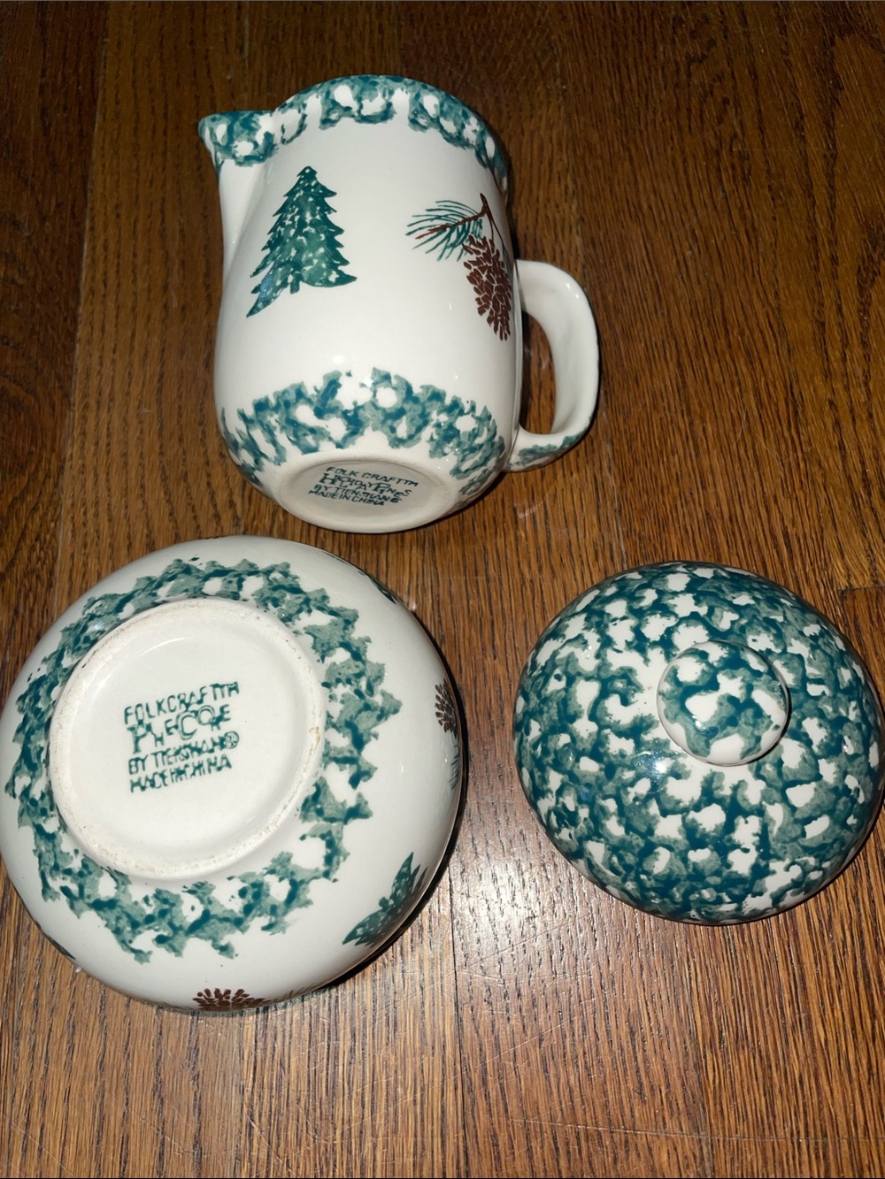 Folk Craft by Tienshan creamer and sugar bowl. Holiday pines